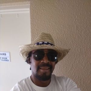 Meet your Posher, Cecil